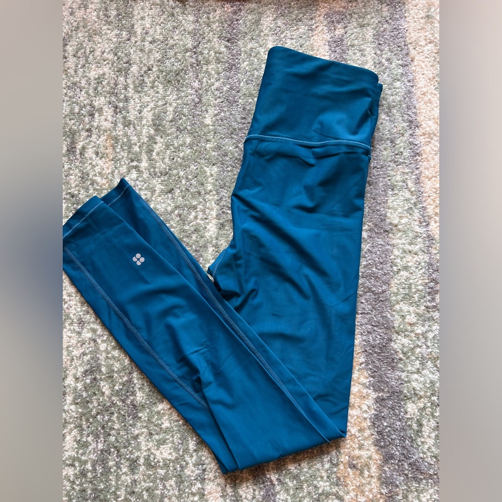 Sweaty Betty
Medium 
Blue 
Great condition